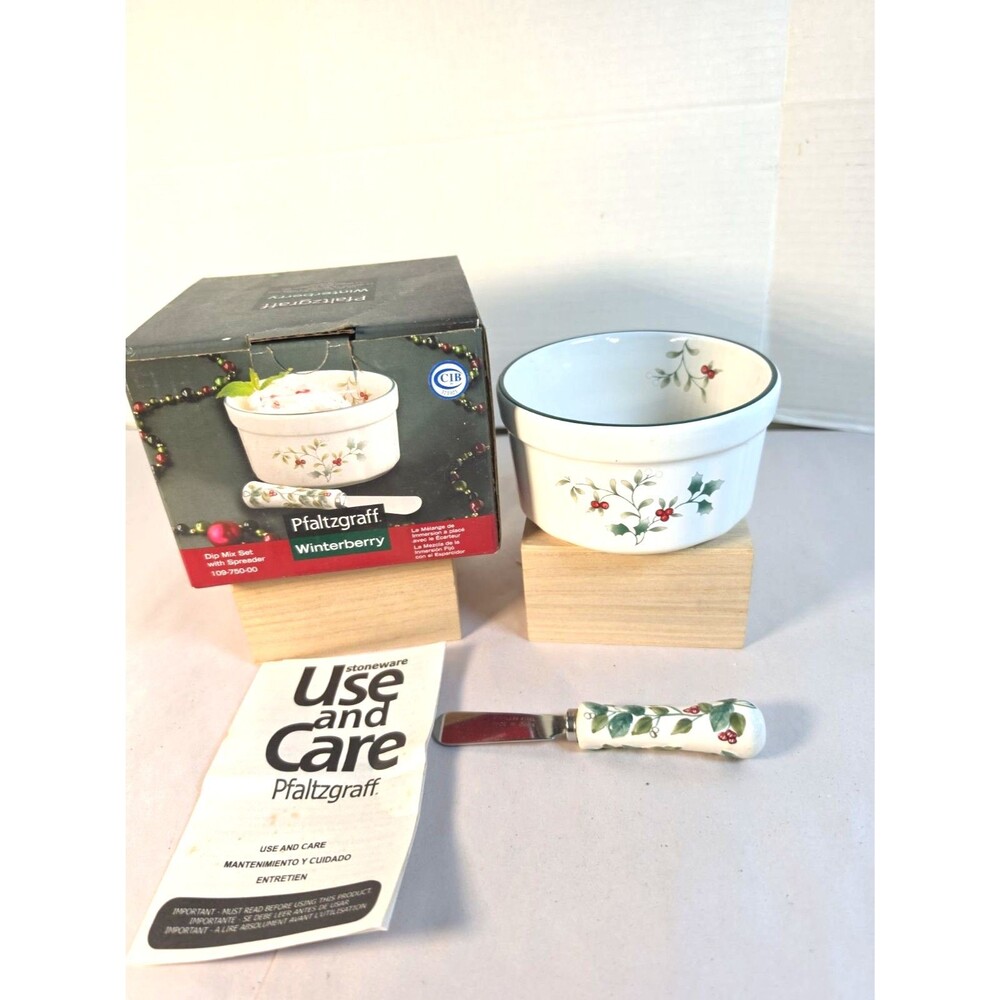 New Pfaltzgraff WinterBerry Dip Mix Set With Spreader Ceramic Holiday Christmas